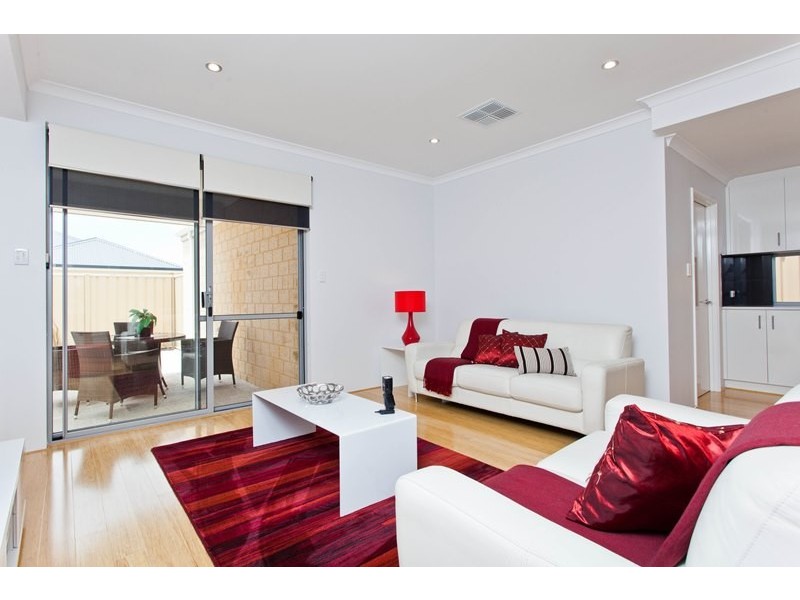 20 Weetman Road, Hammond Park WA 6164