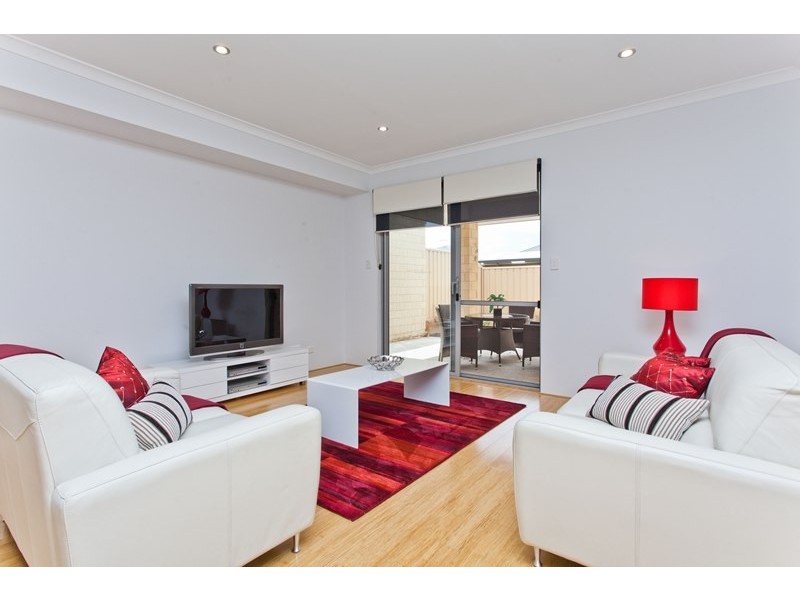 20 Weetman Road, Hammond Park WA 6164