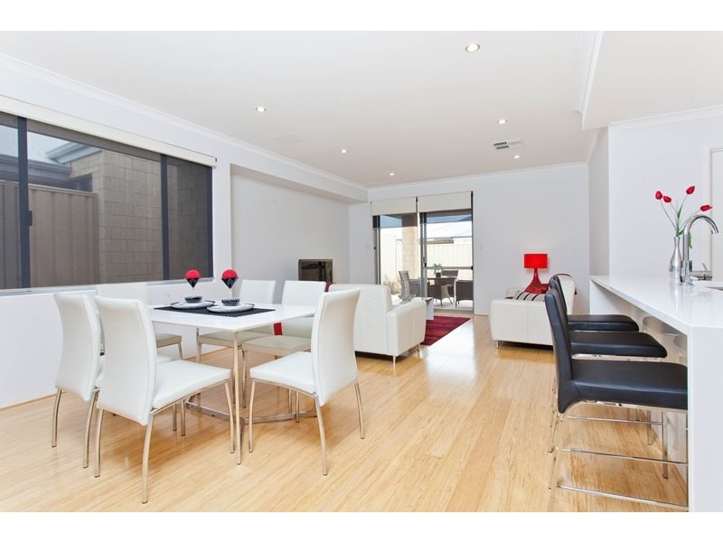 20 Weetman Road, Hammond Park WA 6164