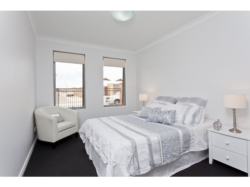 20 Weetman Road, Hammond Park WA 6164