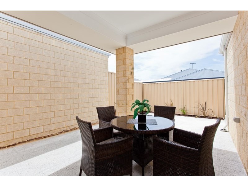 20 Weetman Road, Hammond Park WA 6164