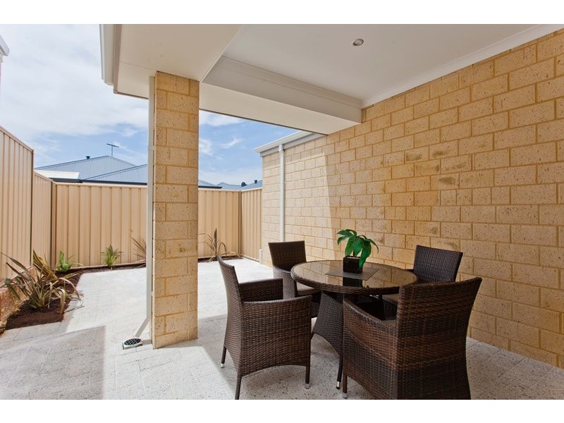 20 Weetman Road, Hammond Park WA 6164