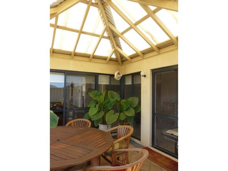 7A Sulman Ave, Salter Point WA 6152