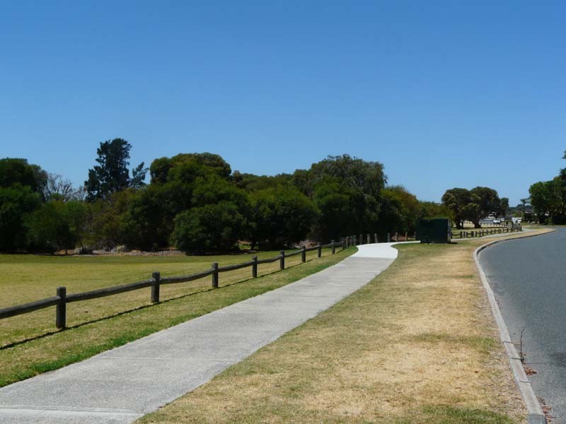 7A Sulman Ave, Salter Point WA 6152