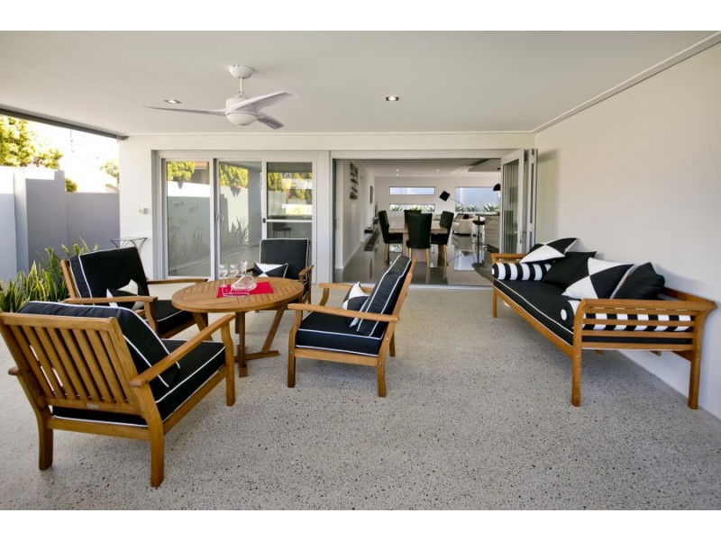 14 Flora, Watermans Bay WA 6020