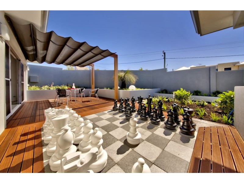 14 Flora, Watermans Bay WA 6020