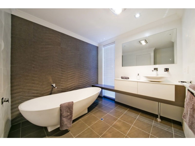 14 Flora, Watermans Bay WA 6020