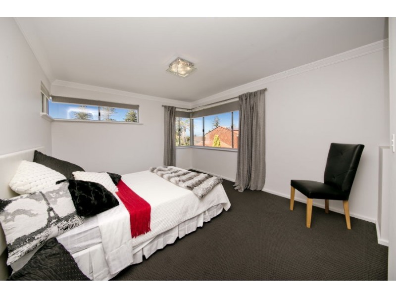 14 Flora, Watermans Bay WA 6020