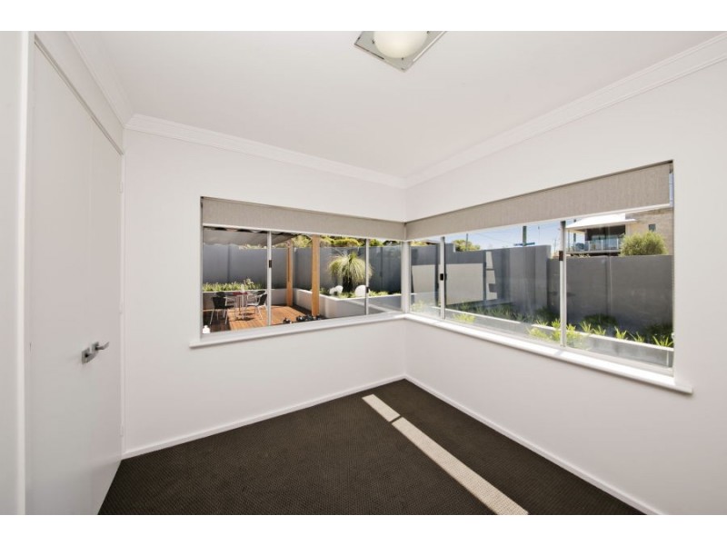 14 Flora, Watermans Bay WA 6020