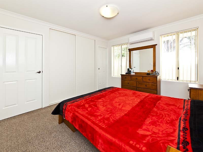 2/25 Lacey Street, East Cannington WA 6107