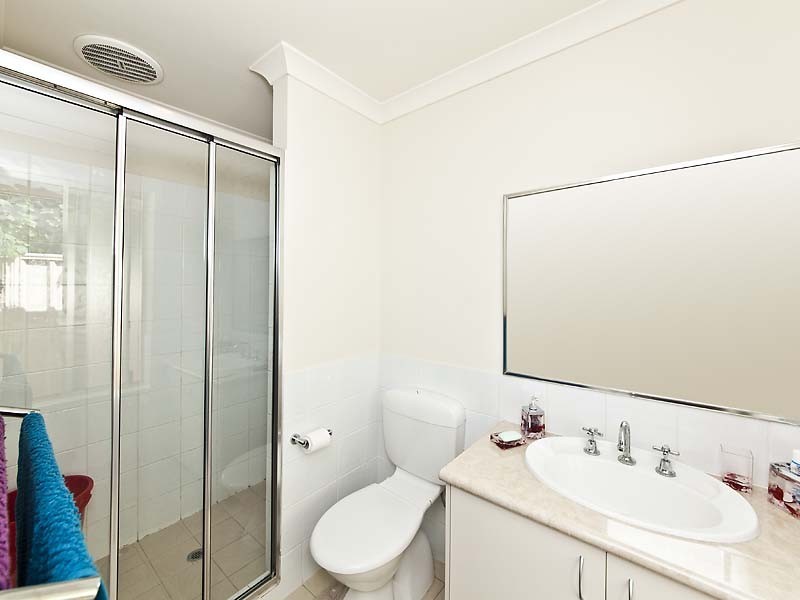 2/25 Lacey Street, East Cannington WA 6107