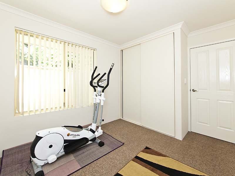 2/25 Lacey Street, East Cannington WA 6107