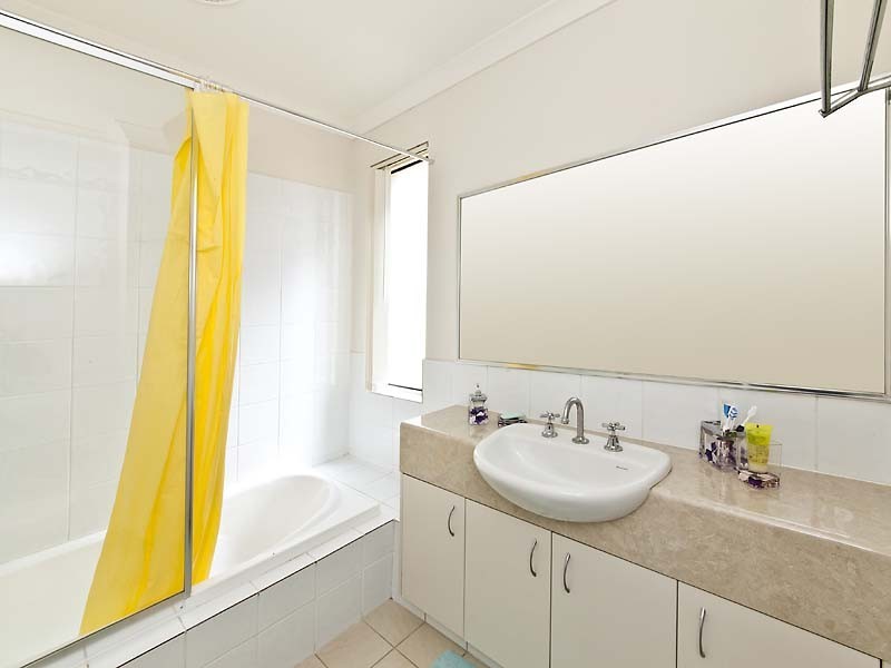 2/25 Lacey Street, East Cannington WA 6107