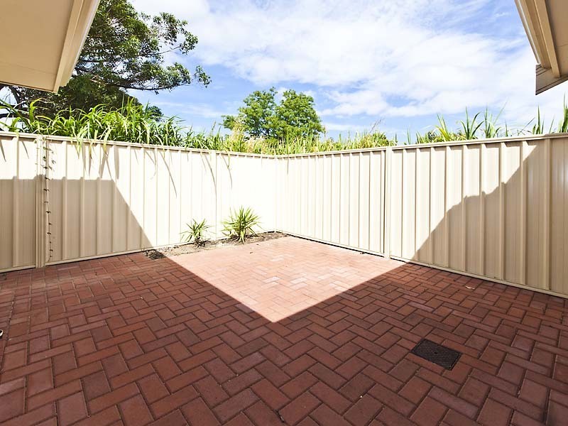 2/25 Lacey Street, East Cannington WA 6107