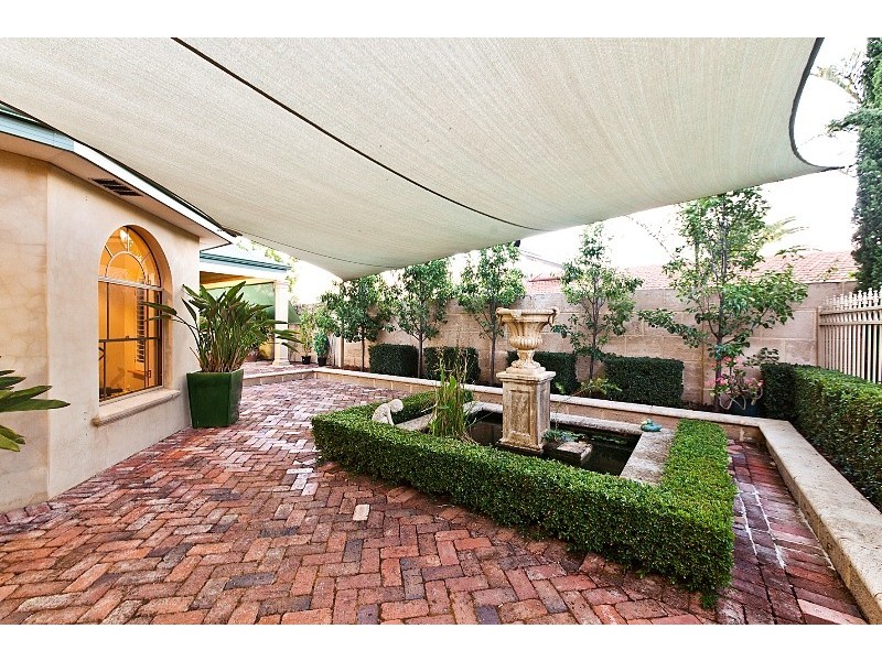 50 DAVENPORT, Booragoon WA 6154