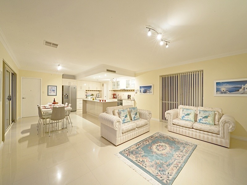 44 Whitehaven Avenue, Burns Beach WA 6028