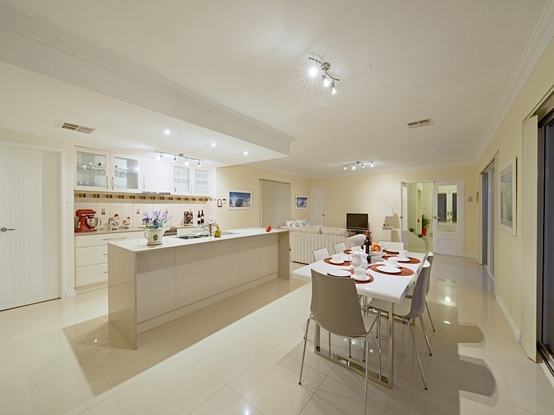 44 Whitehaven Avenue, Burns Beach WA 6028