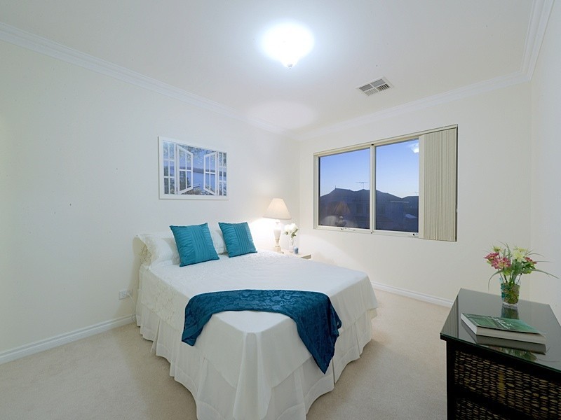 44 Whitehaven Avenue, Burns Beach WA 6028