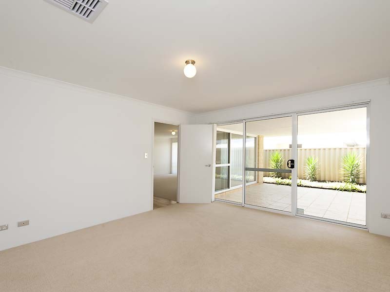 31 CLAREMORRIS PARKWAY, Butler WA 6036