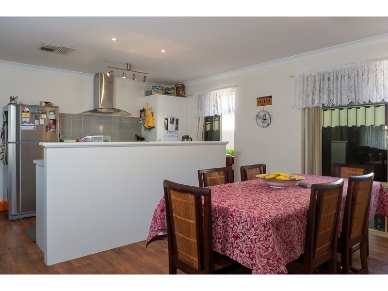 18 Teocote Crescent, Aubin Grove WA 6164