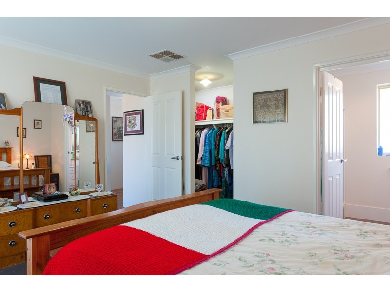 18 Teocote Crescent, Aubin Grove WA 6164