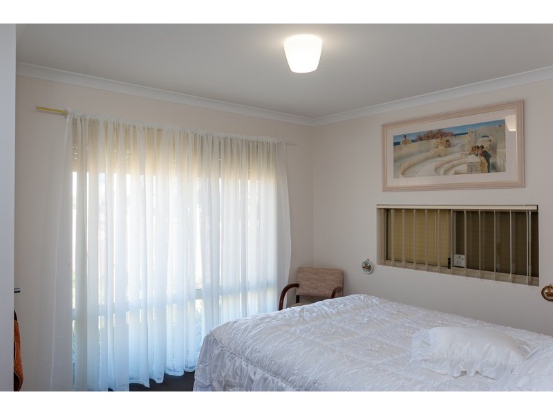 18 Teocote Crescent, Aubin Grove WA 6164