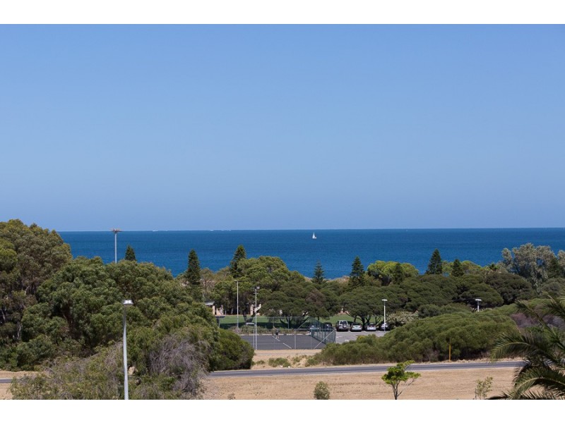 12 Howick Court, Coogee WA 6166