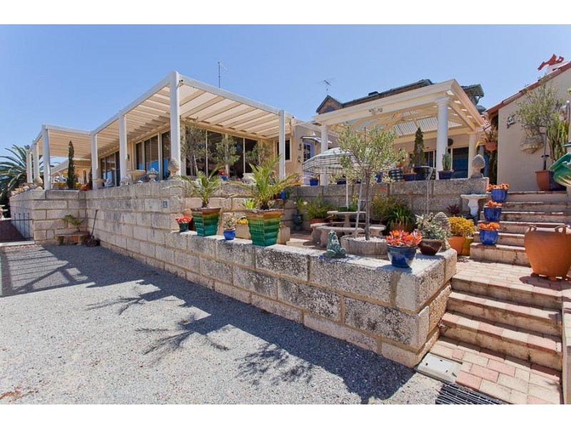 12 Howick Court, Coogee WA 6166