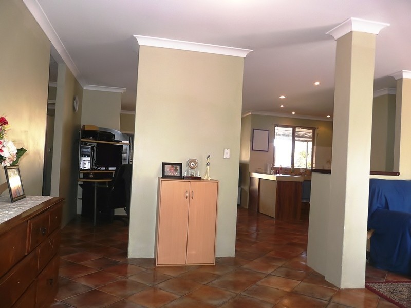 28 Parkway Gardens, Parmelia WA 6167