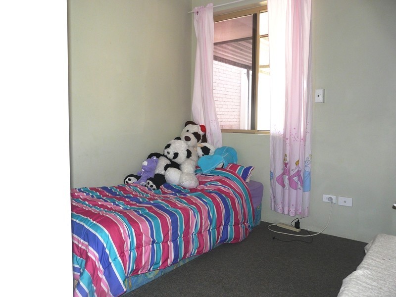 28 Parkway Gardens, Parmelia WA 6167