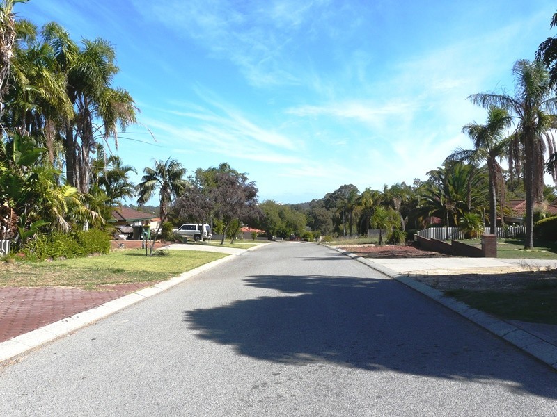 28 Parkway Gardens, Parmelia WA 6167