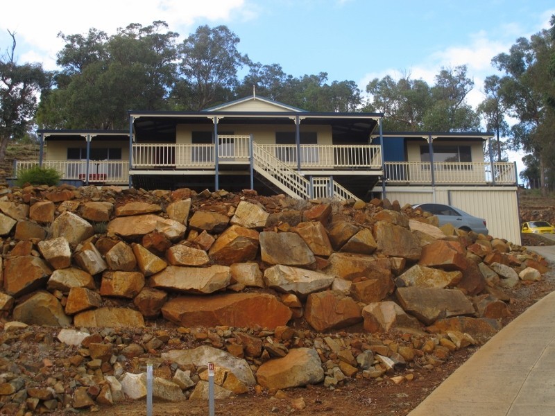 16 Summit View, Mount Richon WA 6112