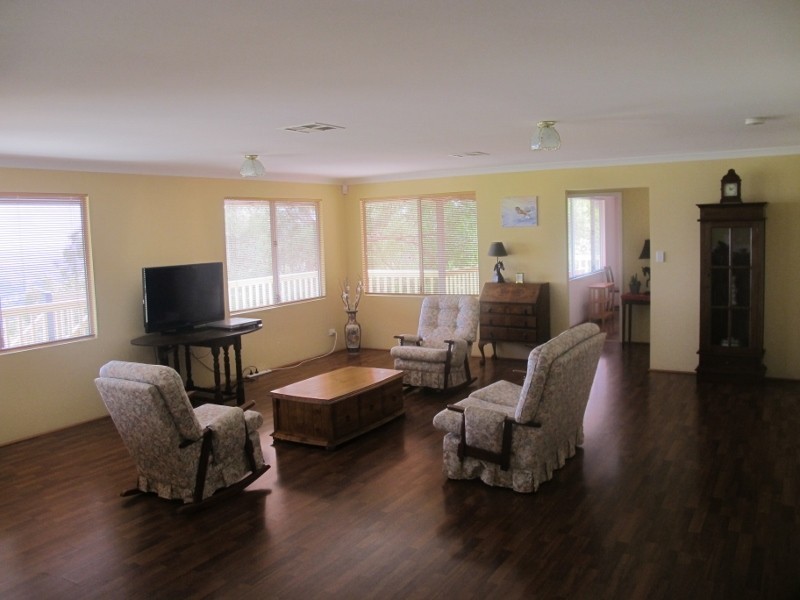 16 Summit View, Mount Richon WA 6112