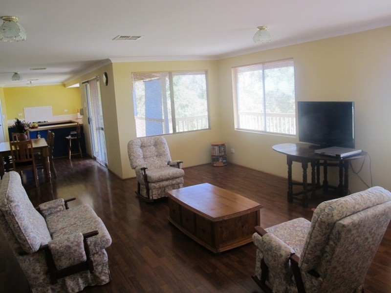 16 Summit View, Mount Richon WA 6112