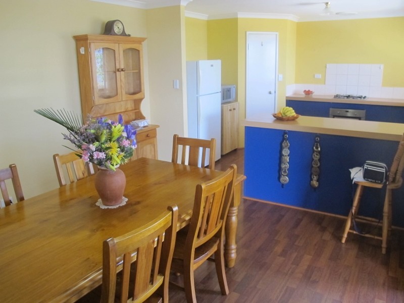 16 Summit View, Mount Richon WA 6112