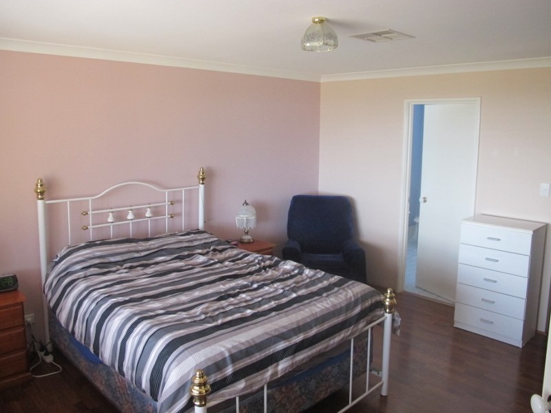 16 Summit View, Mount Richon WA 6112