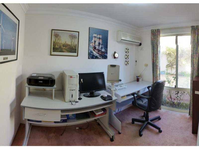 5 Charlotte View, Coogee WA 6166