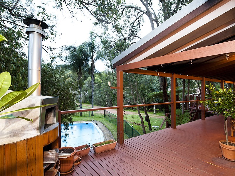 730 Walker Street, Mundaring WA 6073