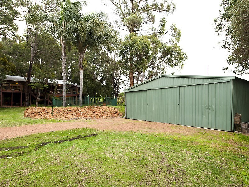 730 Walker Street, Mundaring WA 6073