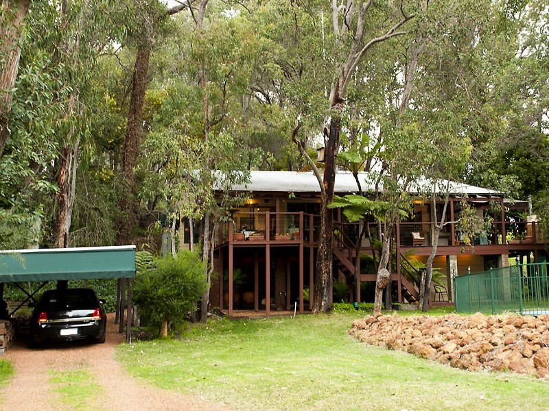 730 Walker Street, Mundaring WA 6073