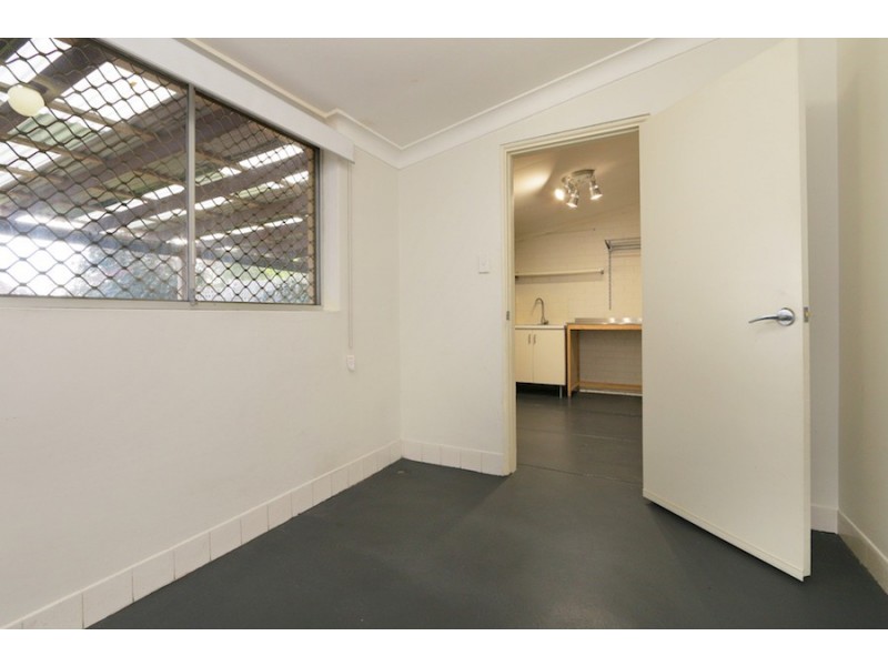 13B Garvey St, Waterford WA 6152