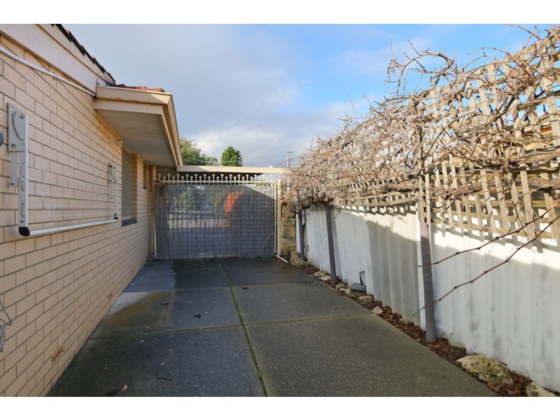 13B Garvey St, Waterford WA 6152