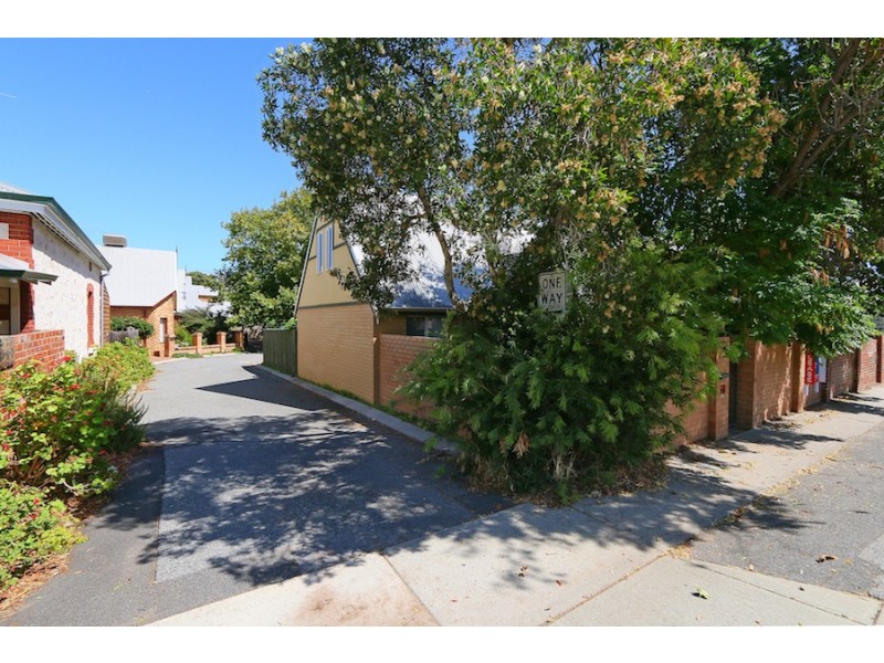 129 A Hampton Road, South Fremantle WA 6162