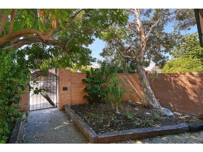 129 A Hampton Road, South Fremantle WA 6162