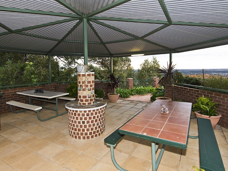 56 Carawatha Avenue, Mount Nasura WA 6112