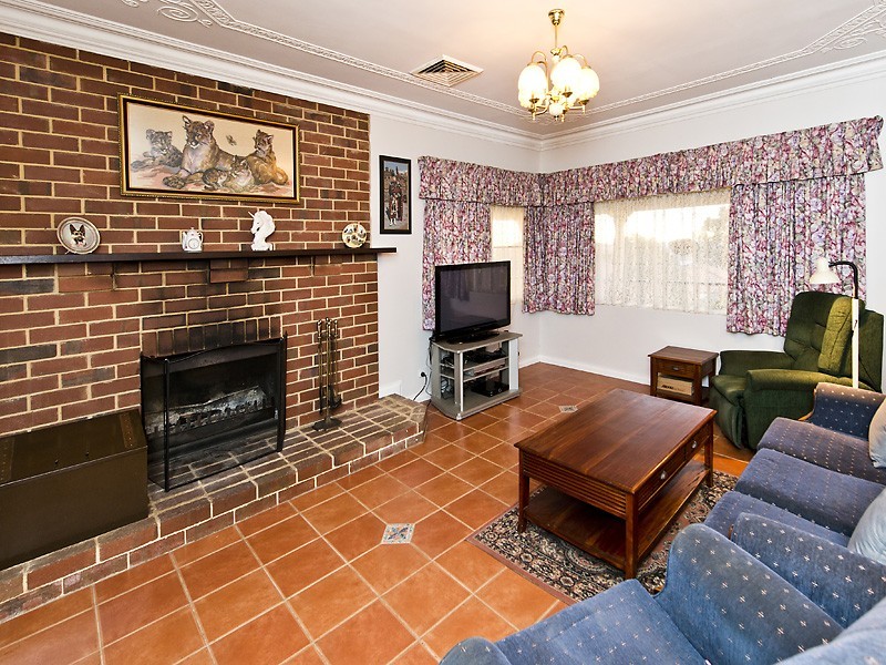 56 Carawatha Avenue, Mount Nasura WA 6112