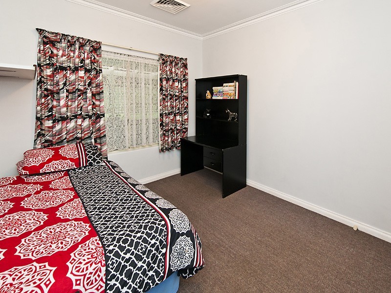 56 Carawatha Avenue, Mount Nasura WA 6112