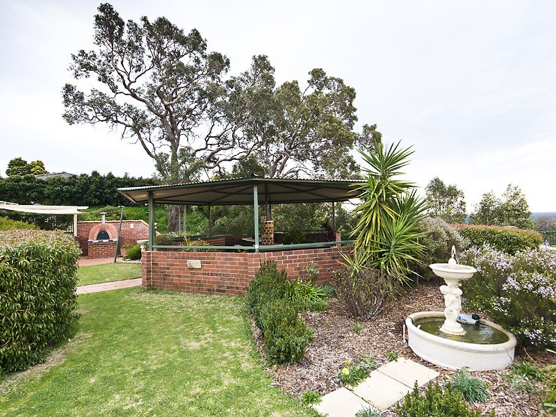 56 Carawatha Avenue, Mount Nasura WA 6112