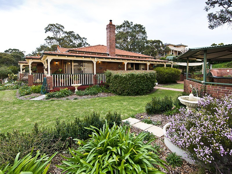 56 Carawatha Avenue, Mount Nasura WA 6112