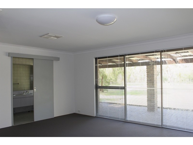 100 Robinson Road, Wandi WA 6167